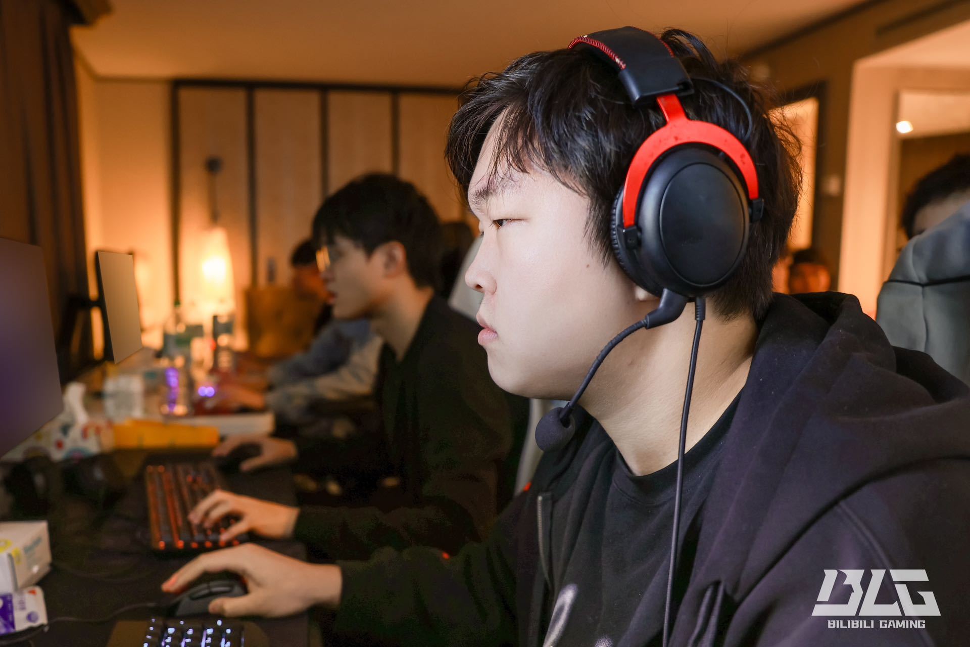 竞椅行业未来助力玩家享受极致体验pg电子试玩傲风以技术创新引领电(图1)